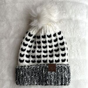 C.C. BEANIE HAT HEART Ivory/Black BEANIE WITH FAUX FUR POM